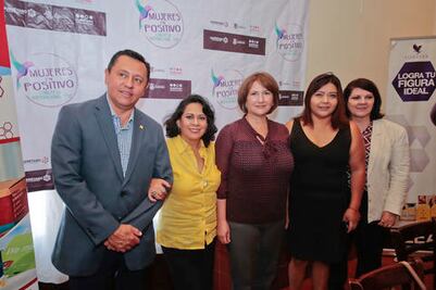 Buscan revivir taxis rosas en el estado