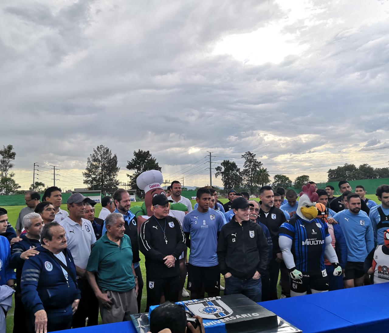 Gallos celebra su 69 aniversario 