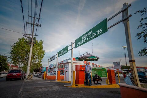 Choca PAN por gratuidad de estacionamientos