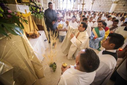 #Crónica| Fe en el Cereso, Obispo lava los pies a internos