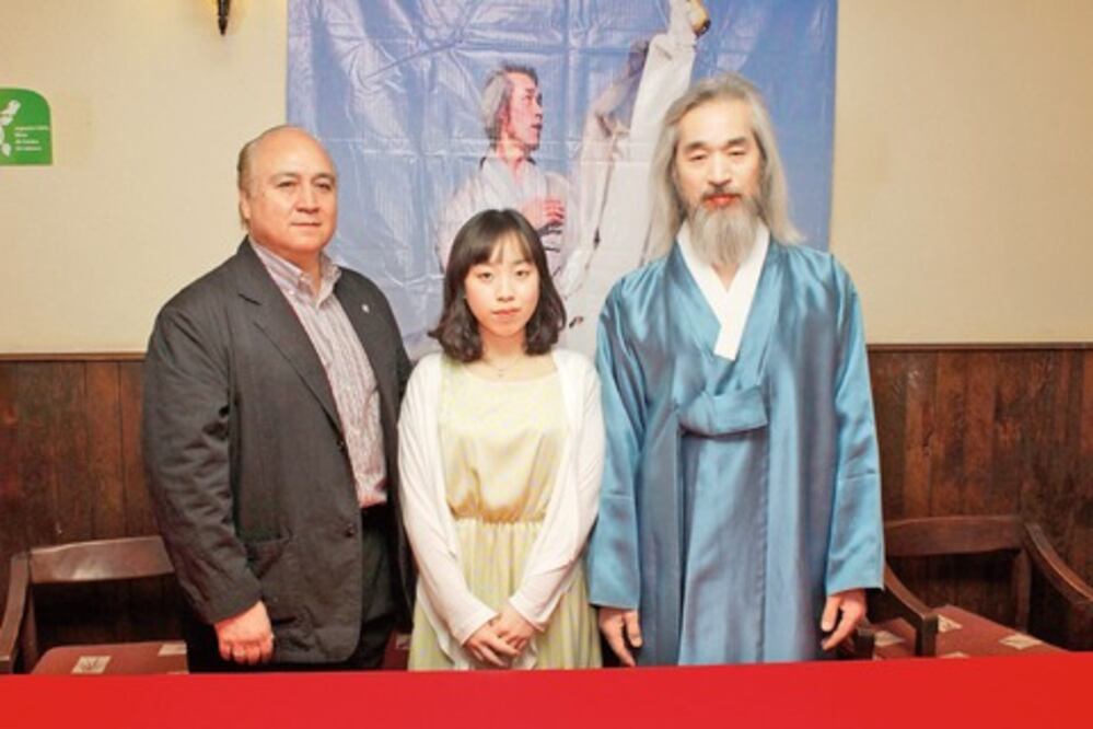 Kang Shin Chul, visita distinguida