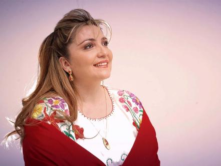 Es un gusto cantar con la OFEQ: Martha Juliana