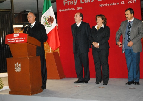 Encabeza gobernador aniversario de Colegio Fray Luis de León