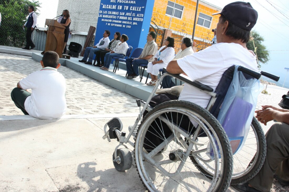 Entregan obras en Epigmenio González