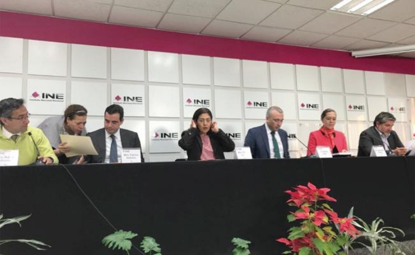 INE investiga fraude en firmas de independientes
