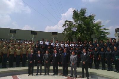 Se gradúan 30 policías estatales