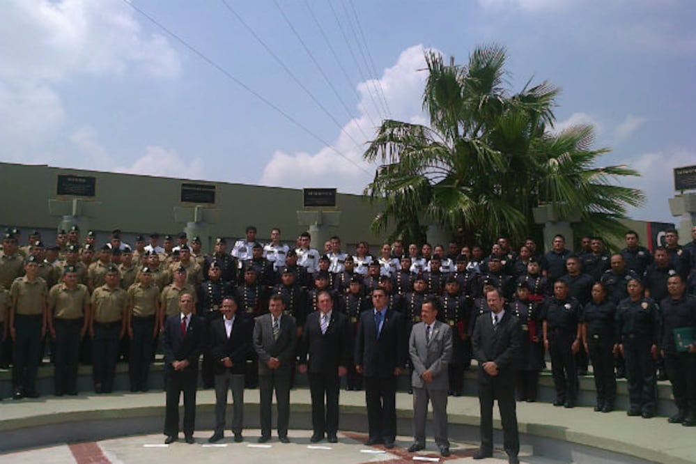 Se gradúan 30 policías estatales