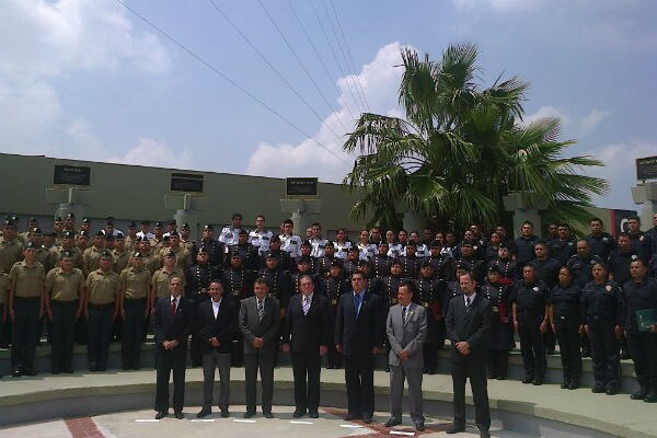 Se gradúan 30 policías estatales