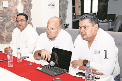 Pérez Rojas denuncia a Nava ante el IEEQ