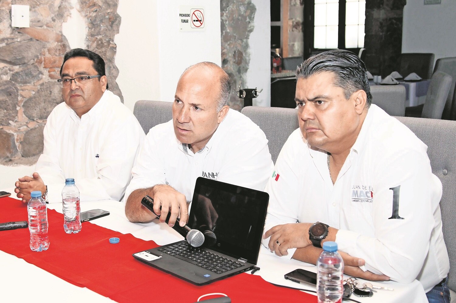 Lamentó que las autoridades estén más ocupadas en favorecer a su candidato que en atender problemas de la ciudad. FOTO: GUILLERMO GONZÁLEZ