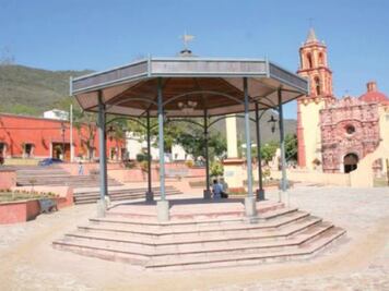 Celebran en Jalpan llegada de la Navidad
