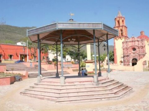 Celebran en Jalpan llegada de la Navidad