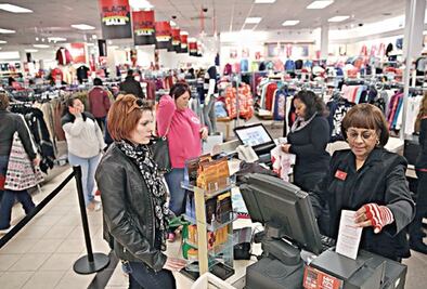 Frena entorno expansión de crédito