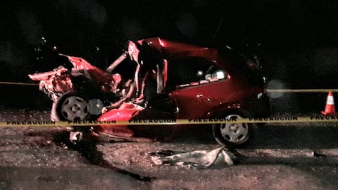 Fuerte accidente deja dos muertos