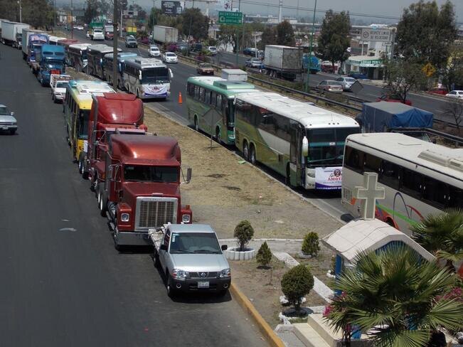 Transportistas llaman a bloquear la carretera federal 57