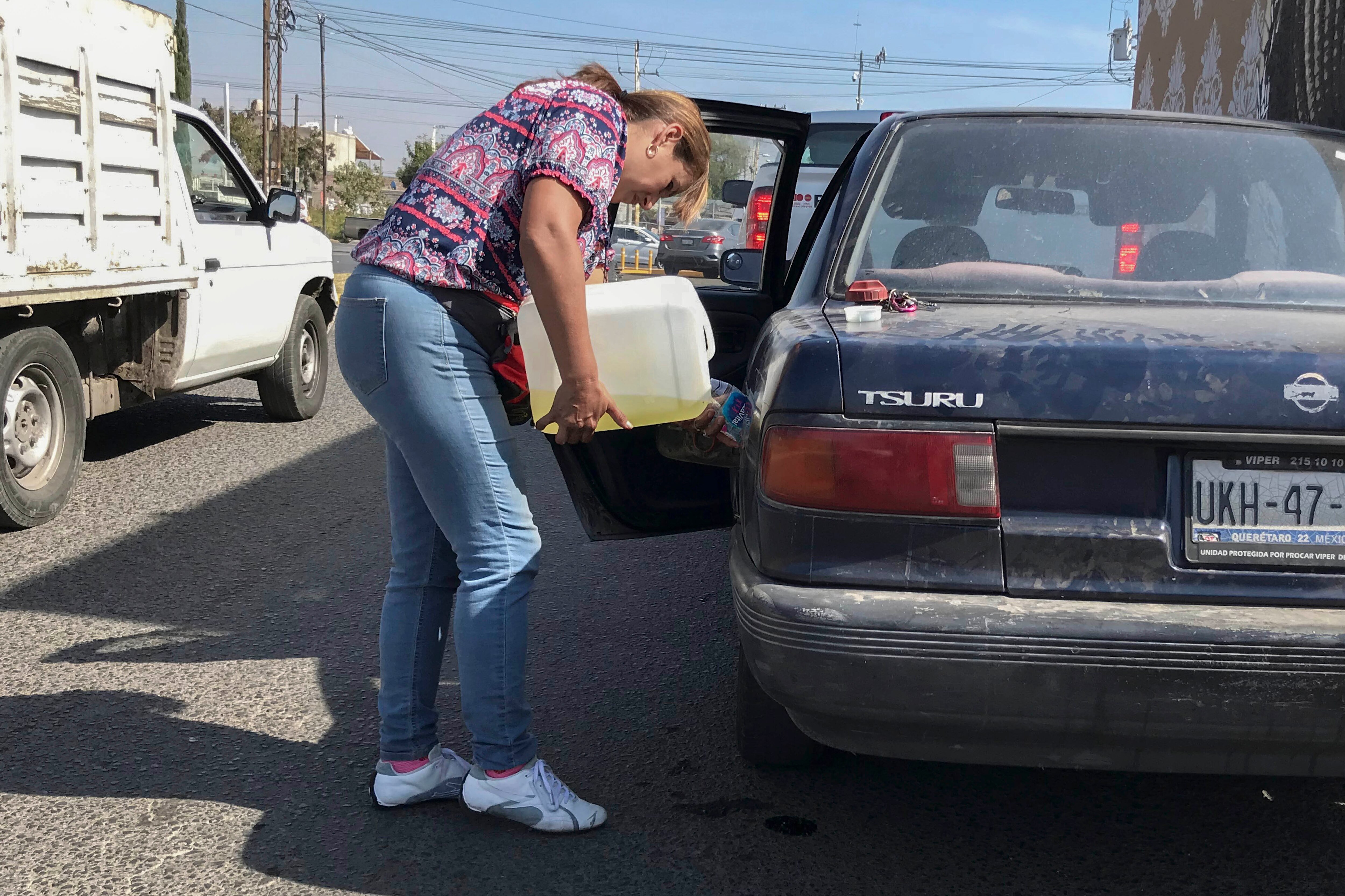 Desabasto de gasolina causa compras de pánico