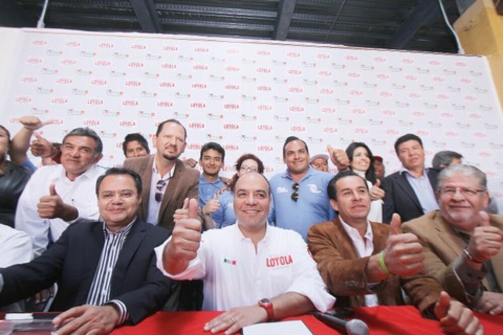 Ex panistas muestran apoyo a Loyola 
