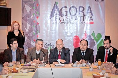 Temas sociales preocupan a jóvenes