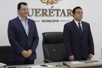 Regidores guardan un minuto de silencio por las víctimas de Covid-19