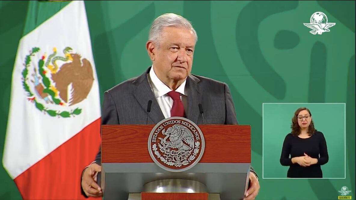 Ya los jóvenes no usan pañuelo ni peine ni camiseta ni nada, dice AMLO