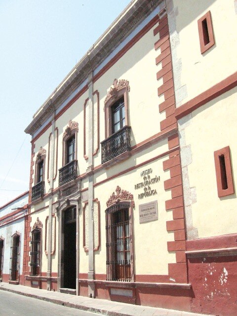 Ambientan celda  de Maximiliano