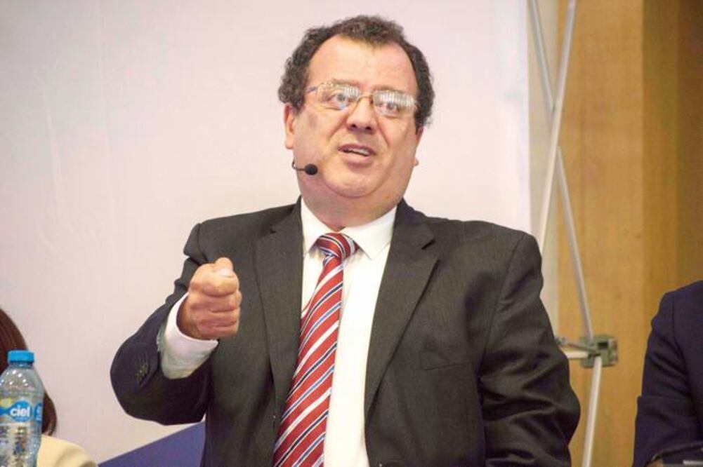 Acabar con privilegios, Herrera señala que deben terminar gastos como el seguro de gastos médicos mayores a funcionarios. / Foto: Mitzi Olvera