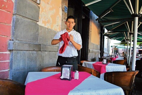 Capacitarán en turismo y servicios