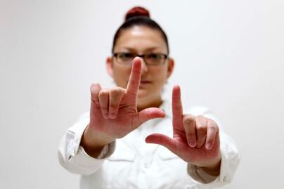 Crean traductor de lenguaje de señas