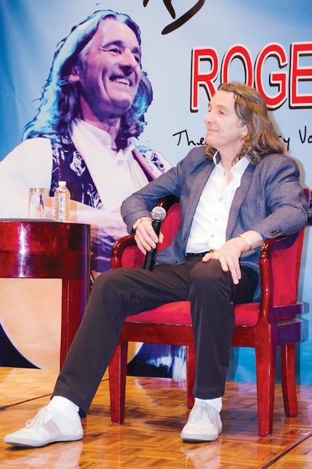 Hodgson reconoce ser mejor músico 