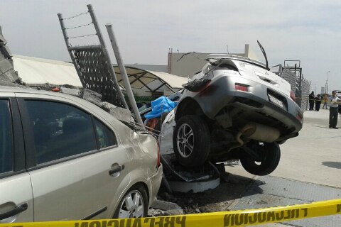 Muere jovencita tras brutal choque