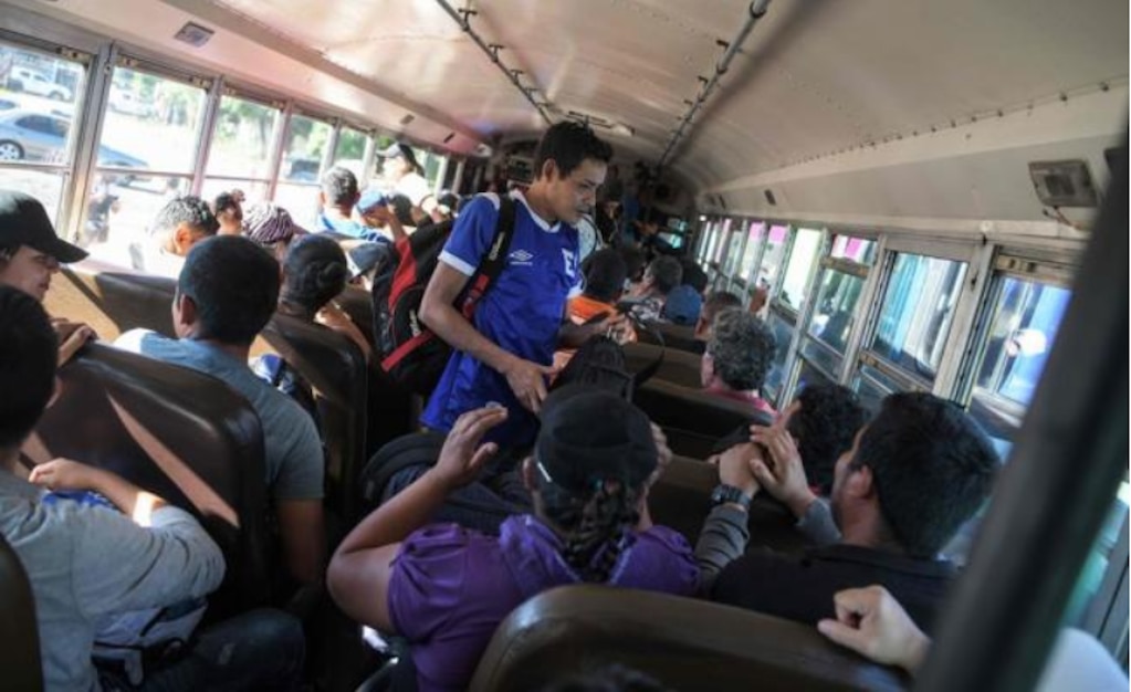 Nuevo grupo de migrantes parte de El Salvador rumbo a Estados Unidos