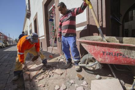 Entre quejas y vehículos reparan cantera del Centro