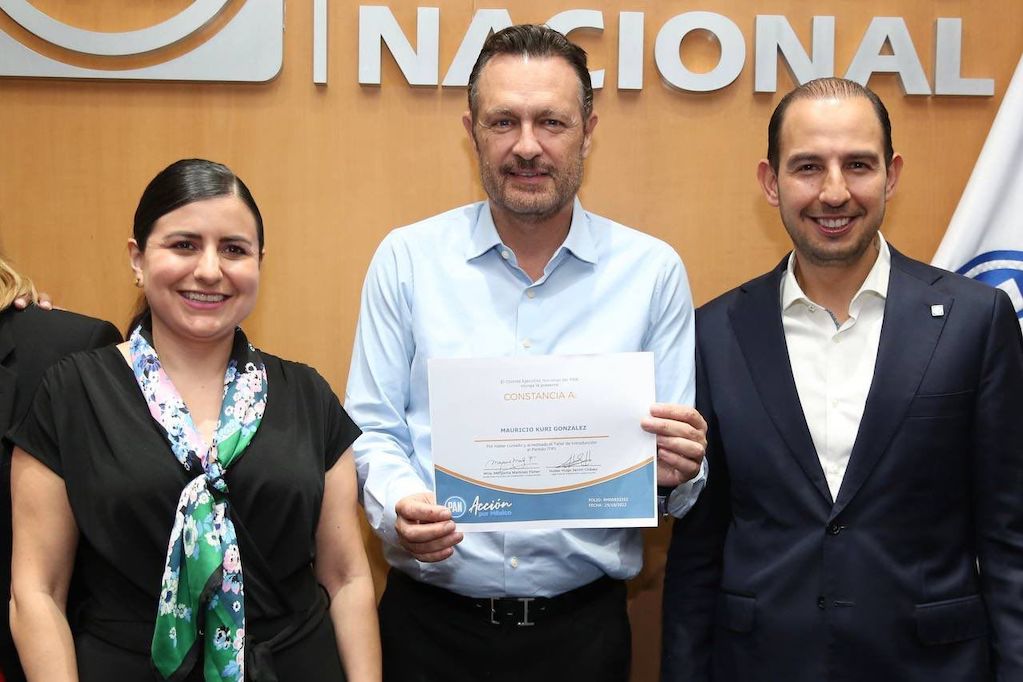 Mauricio Kuri, el gobernador de Querétaro, se afilia al PAN