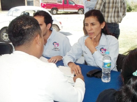  Acercan servicios  y trámites a ciudadanos 