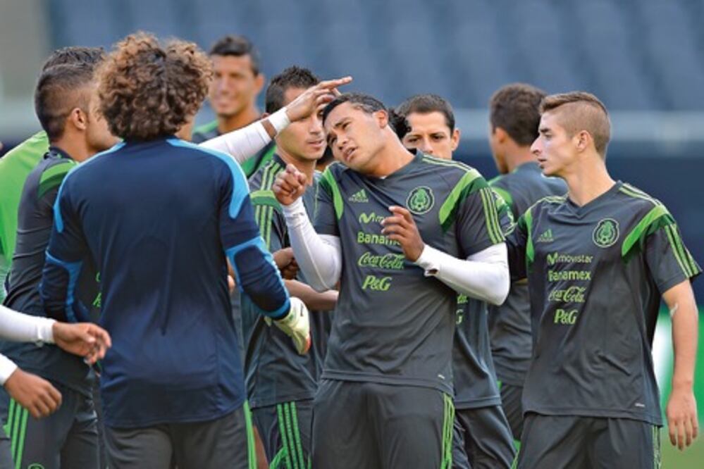 Aquino llega para ayudar al Piojo