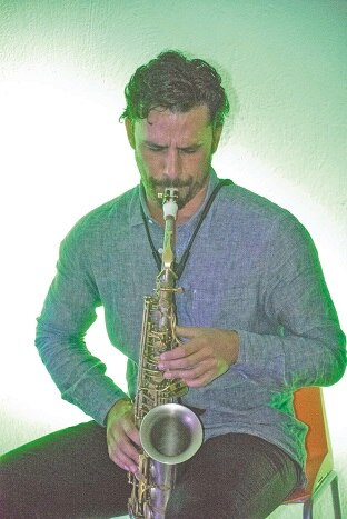 Velada poética con mucho ritmo