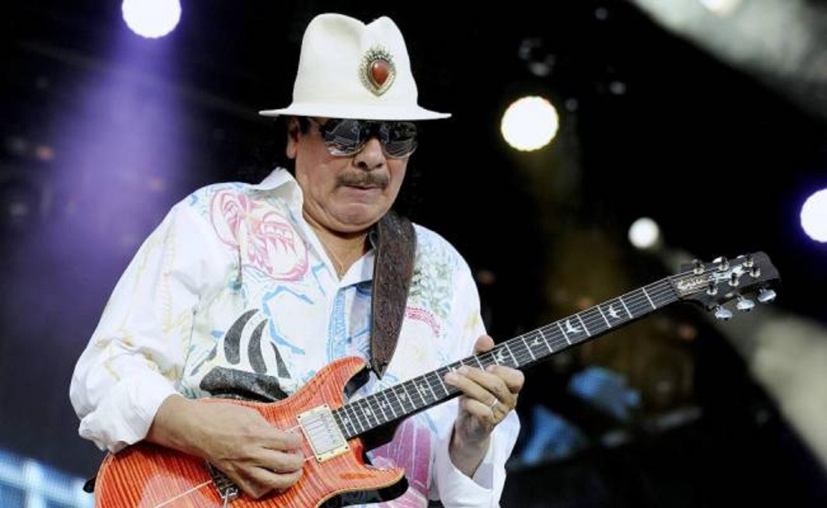 Carlos Santana tiene previsto continuar en 2018 con sus conciertos FOTO: ARCHIVO