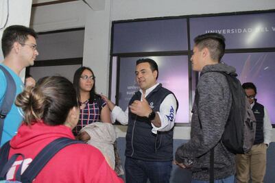 Luis Nava invita a los jóvenes a emprender  