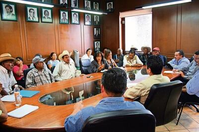 Analizan construcción de preparatoria