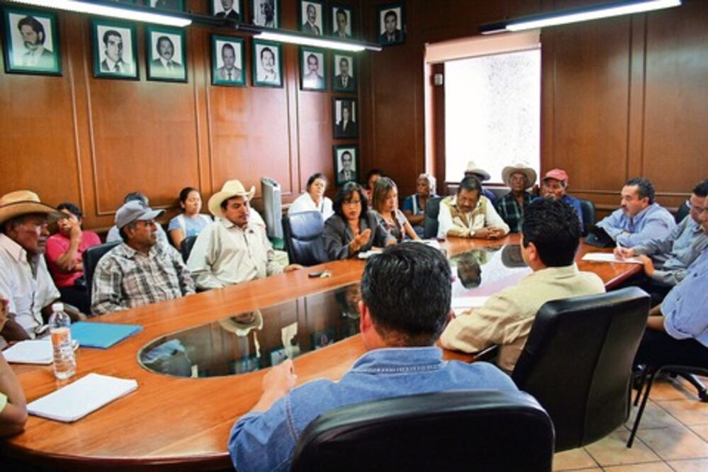 Analizan construcción de preparatoria