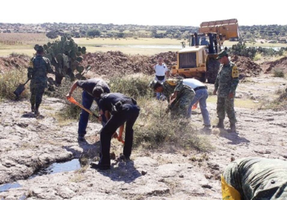 Temen denunciar a "chupaductos"
