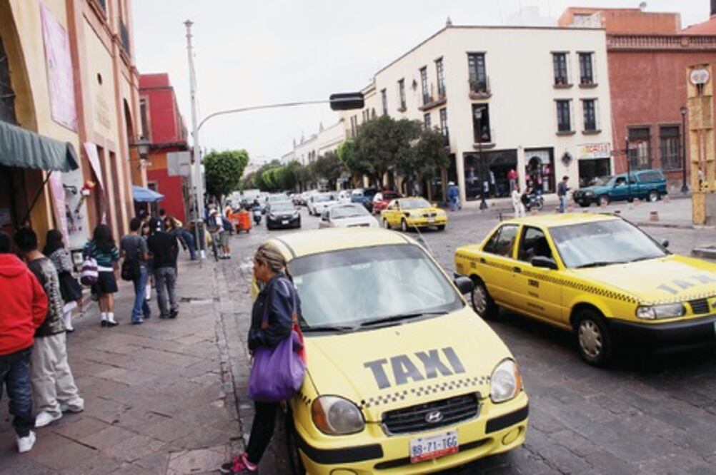 Retirarán semáforos del Centro Histórico