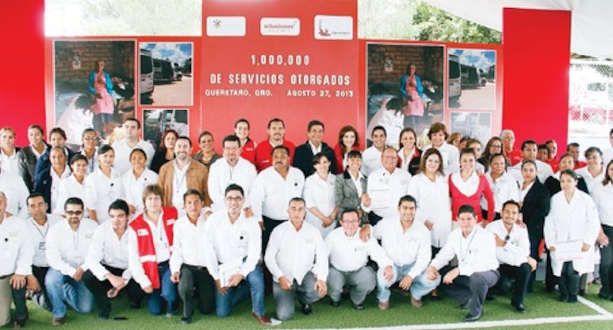 Llegan a comunidades caravanas de salud