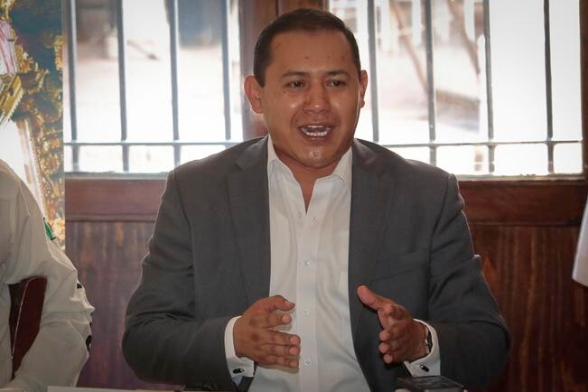 Falta de maestros, por carencia de planeación: alcalde