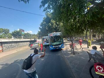 Accidente de unidad Qrobús, a la altura de la Alameda