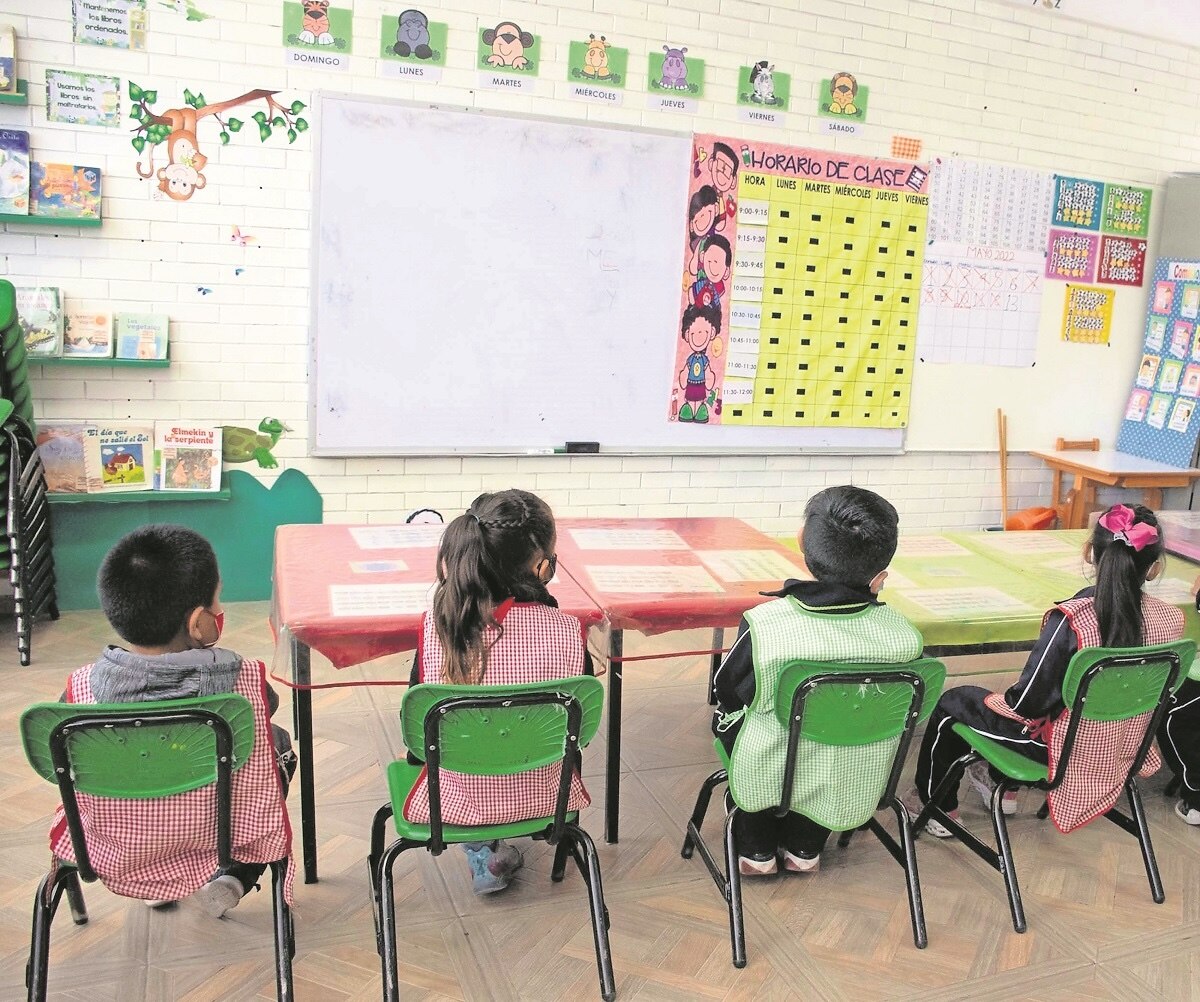 Alumnos siguen sin sus libros de texto