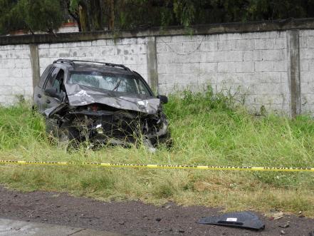 Mujer y sus tres hijos mueren en accidente