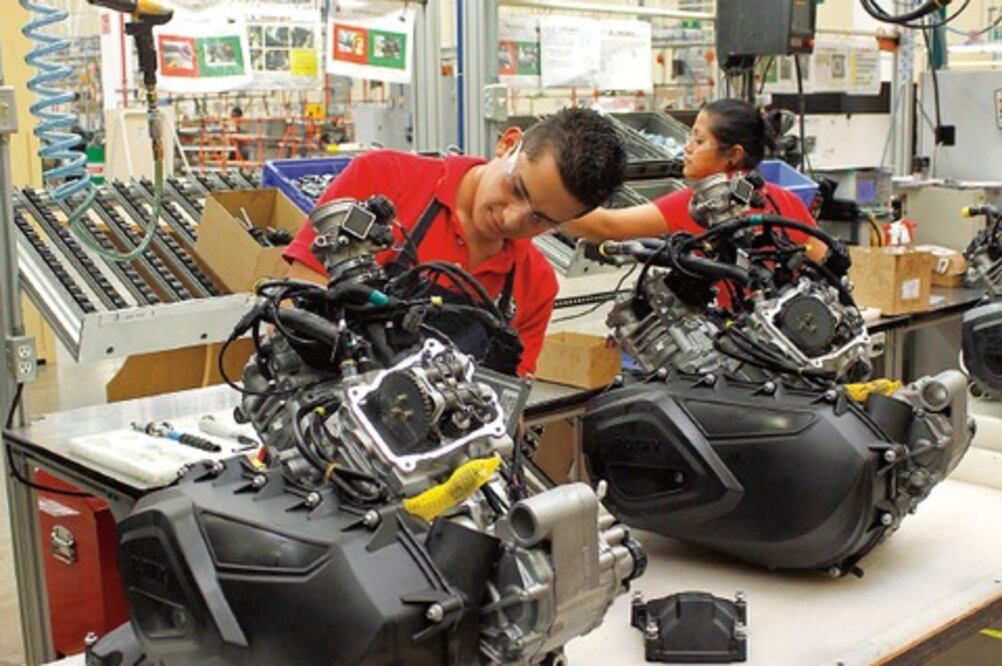 Sube producción de autos; ve oportunidad