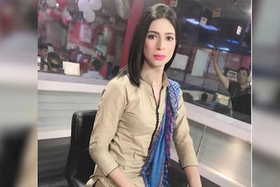 Debuta la primera presentadora de noticias transexual de la televisión paquistaní