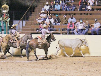 Hidalguenses lideran en charreada